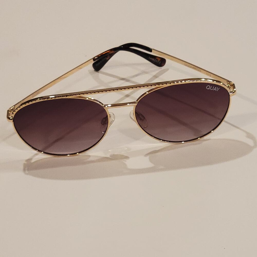 Women's Quay Easily Amused Sunglasses 1212 Gold tone metal frame
